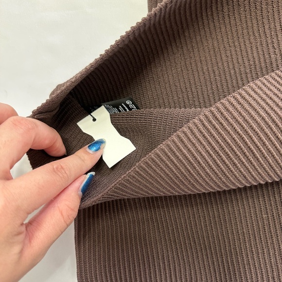 Aritzia Babaton Sculpt Knit Criss Cross Dress - Picture 4 of 4